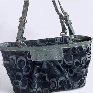 🖤 Coach Signature Tote 🖤